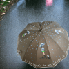 Paraguas pintado a mano con gotas de lluvia. byMIRENE.