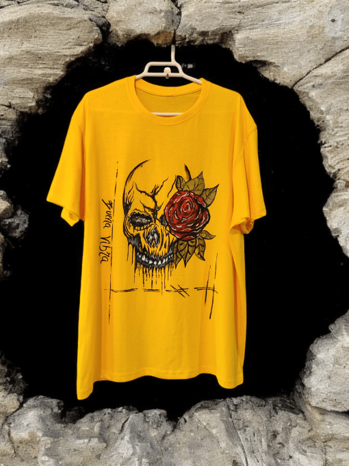 Vibra camiseta pintada a mano para hombre bymirene